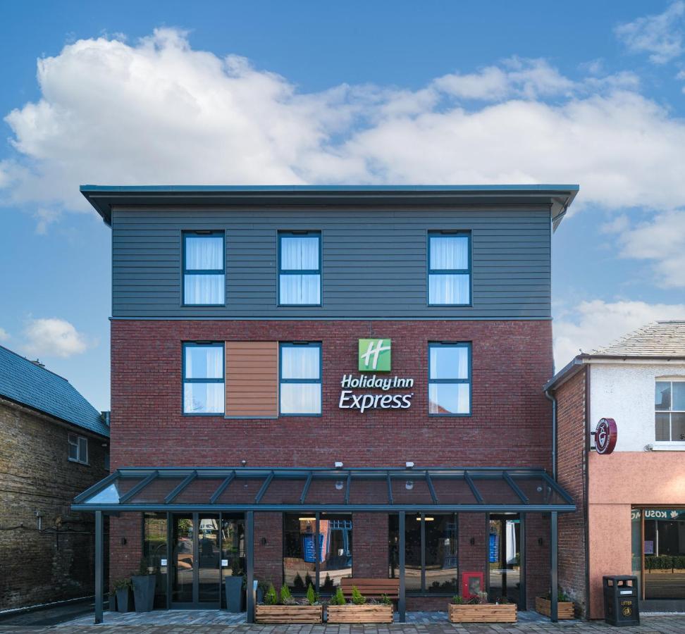 Holiday Inn Express - Fleet By Ihg Exterior foto